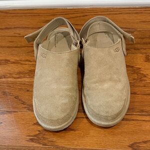 UGG Kids Goldenstar Clog size 5